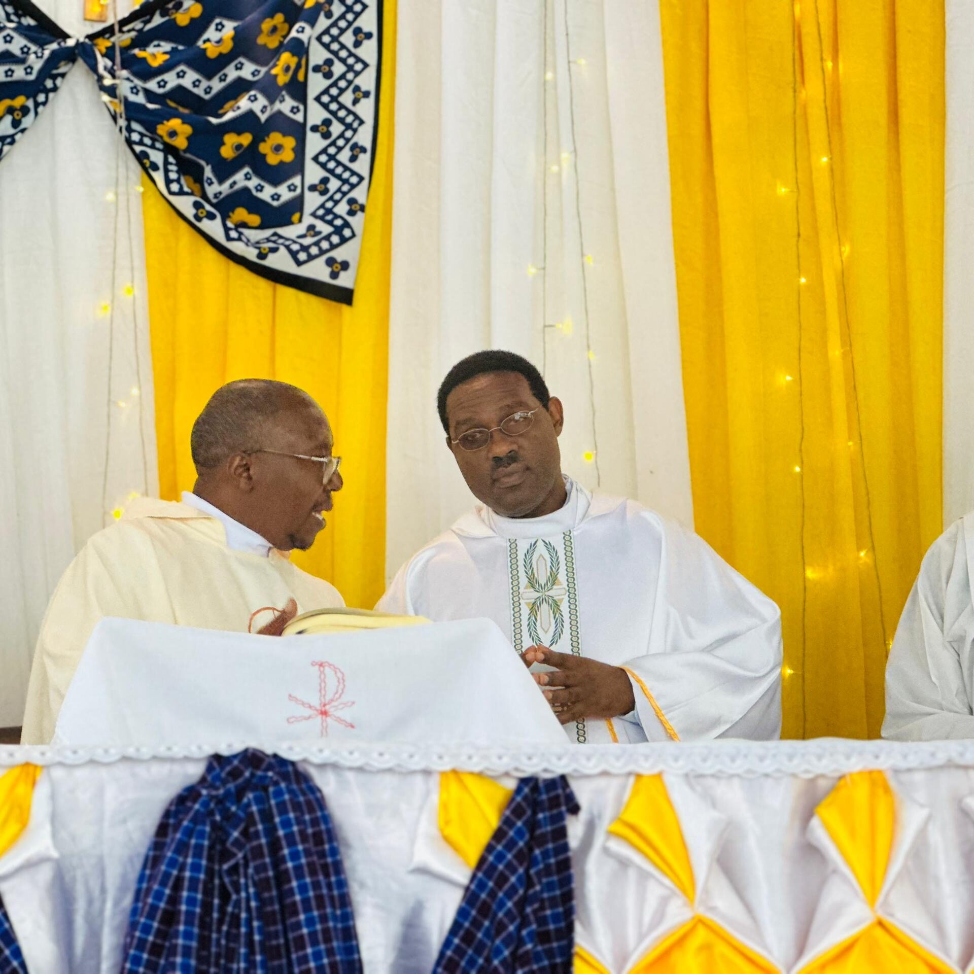 1f0a4a76-e068-442b-bf70-e49ad76e2408