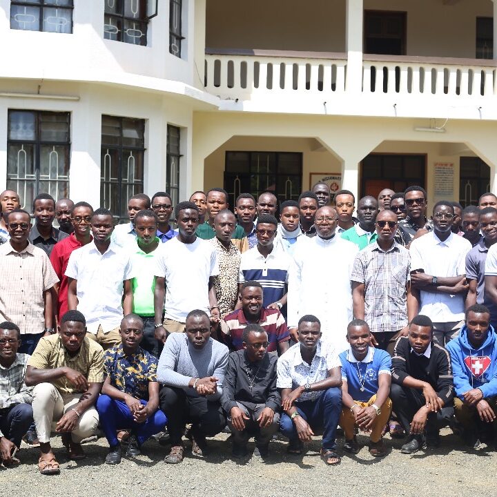 c0b3c59e-f280-49a4-9474-bd1b21fde457